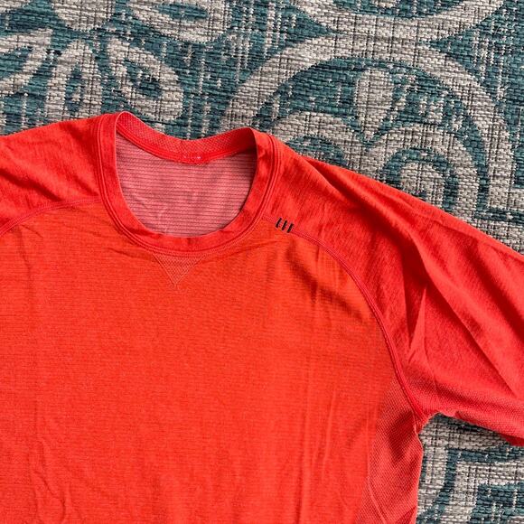 Lululemon Metal Vent Tech Short Sleeve Shirt in Neon Orange - Size L - Picture 4 of 10